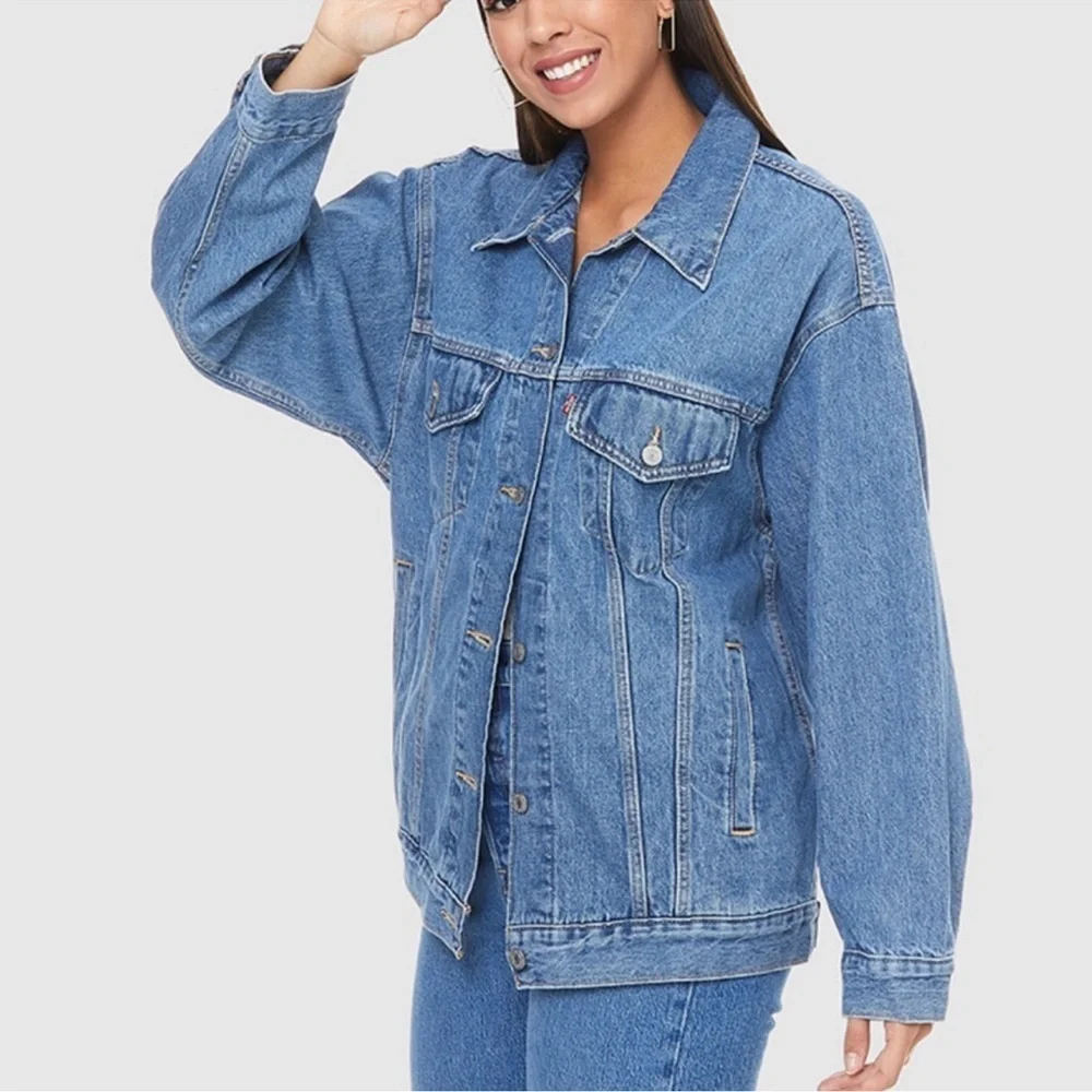 Levis Women’s Baggy Trucker Denim Jacket - Picture 4 of 15